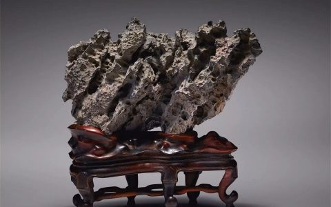 犀牛望月石作颂