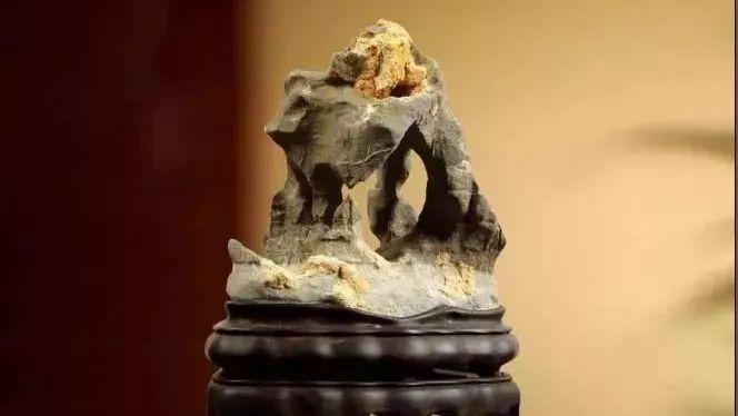 俞莹：清供，一石