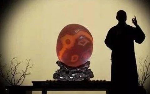 我有陋室一间，清凉静心石无言。