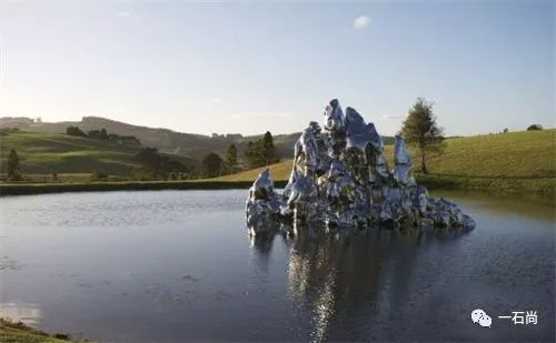 观念雕塑：不锈钢“制成”的太湖石！