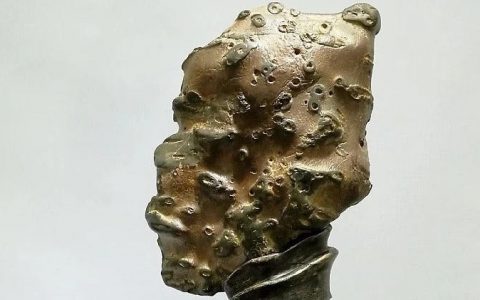 【名石品赏】贵州古铜石“秦俑”