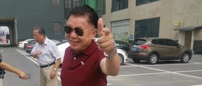 现实像块石头，精神像个蛋