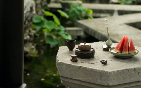 造一小院，无事静坐