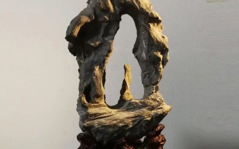 文人赏石，以小见大。